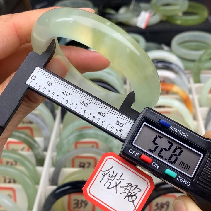 蛇纹石玉未镶嵌手镯358