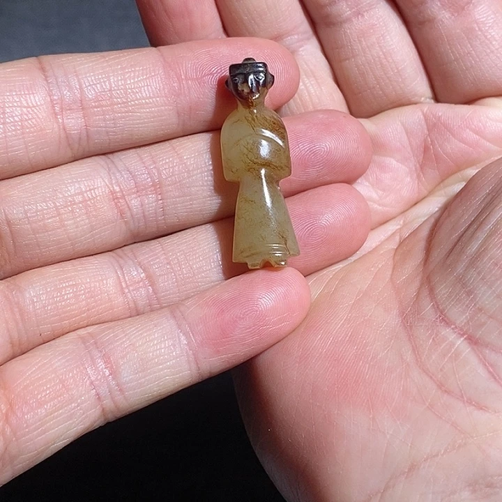 和田玉（糖玉）在未镶嵌一**悔