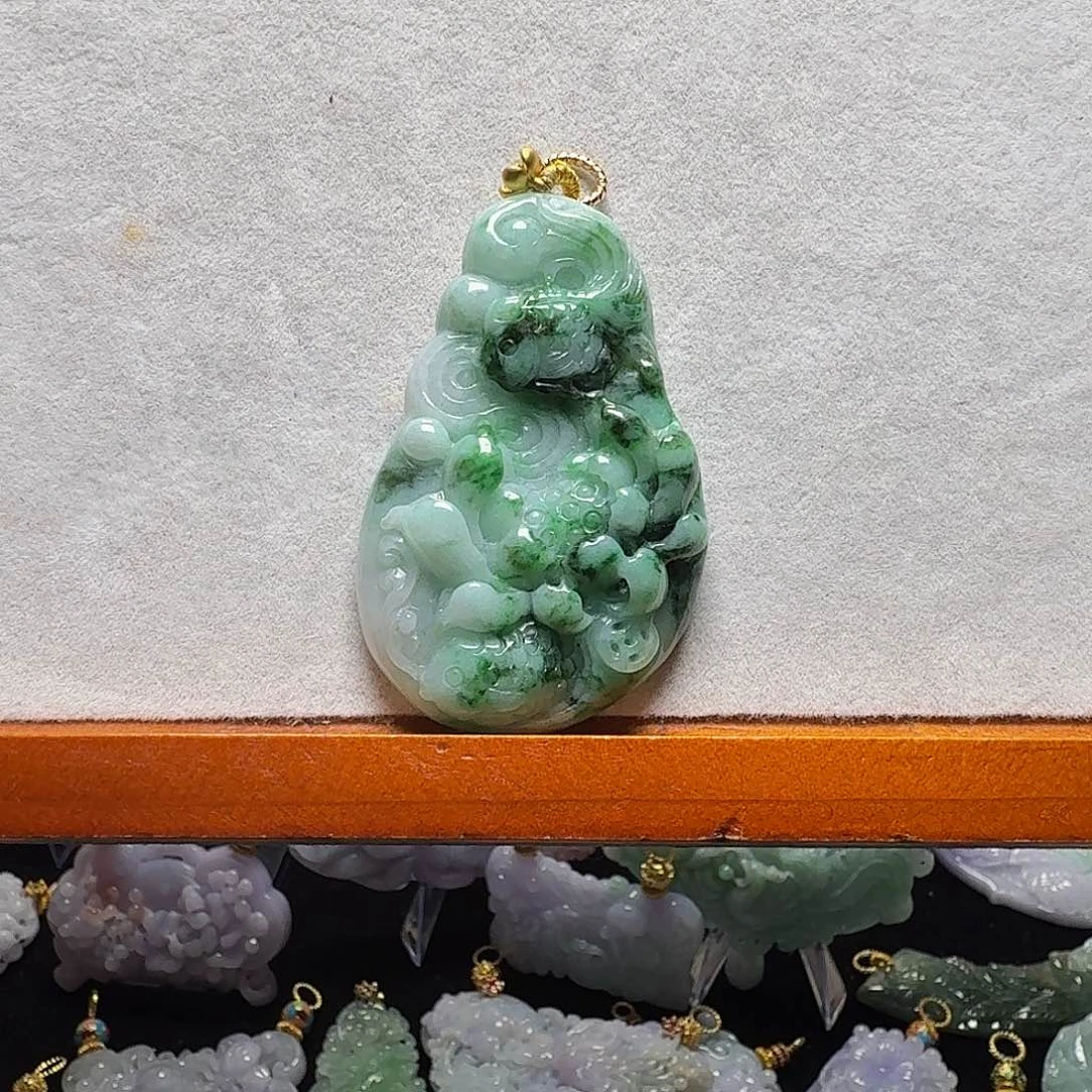 吊坠(赠链)未镶嵌翡翠