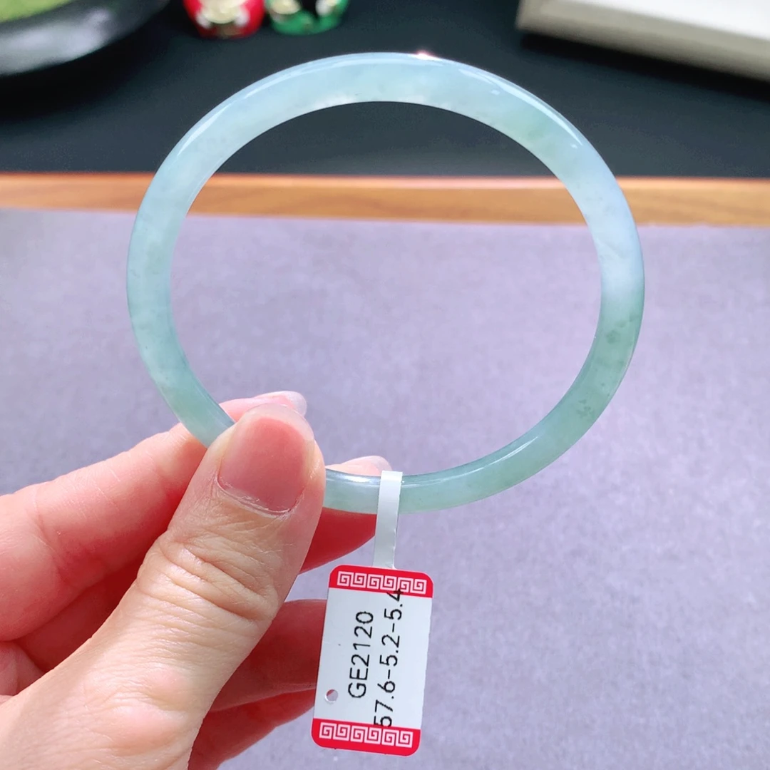 翡翠手镯未镶嵌天然翡翠手镯