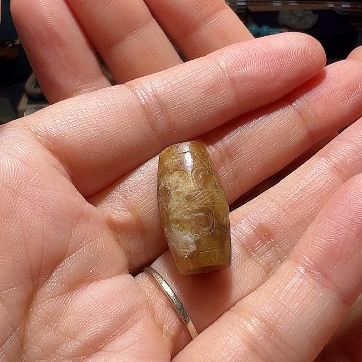 林***群和田玉未镶嵌颈饰