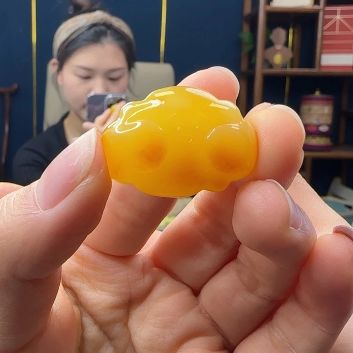 蜜蜡吊坠(赠链)未镶嵌