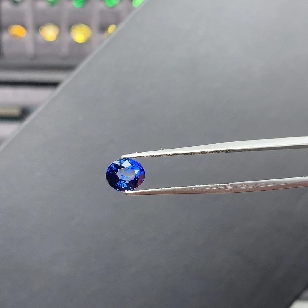蓝宝石裸石1.57克拉皇家蓝