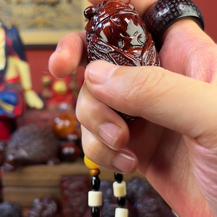 非洲紫檀（红花梨）蝉