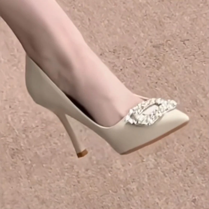 水钻软皮细跟单鞋女气质2025新款百搭网红通勤法式尖头浅口高跟鞋