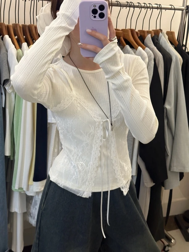 C9030C# 风格独特｜蕾丝拼接假两件长袖上衣