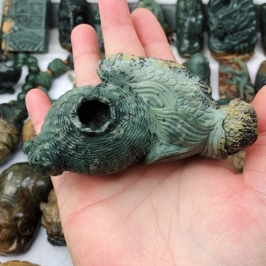 岫岩河磨玉（透闪石质玉）未镶嵌把件