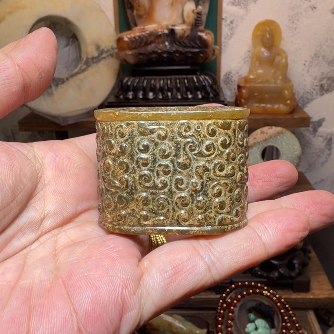 扬***辰和田玉未镶嵌把件