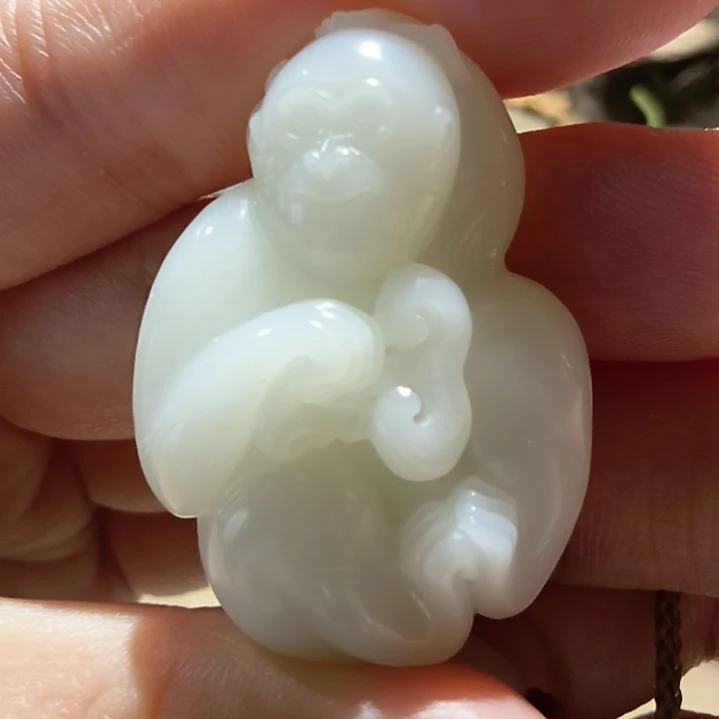 颈饰未镶嵌和田玉（白玉）