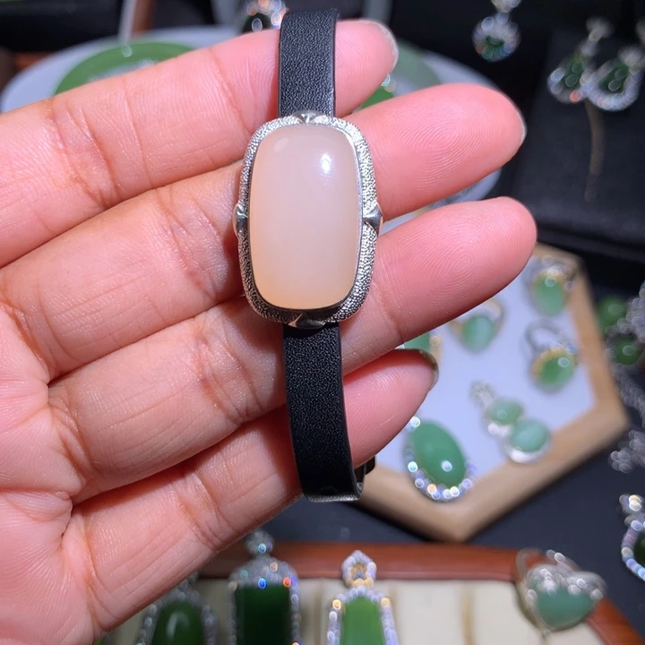 清***香和田玉银S925镶嵌颈饰