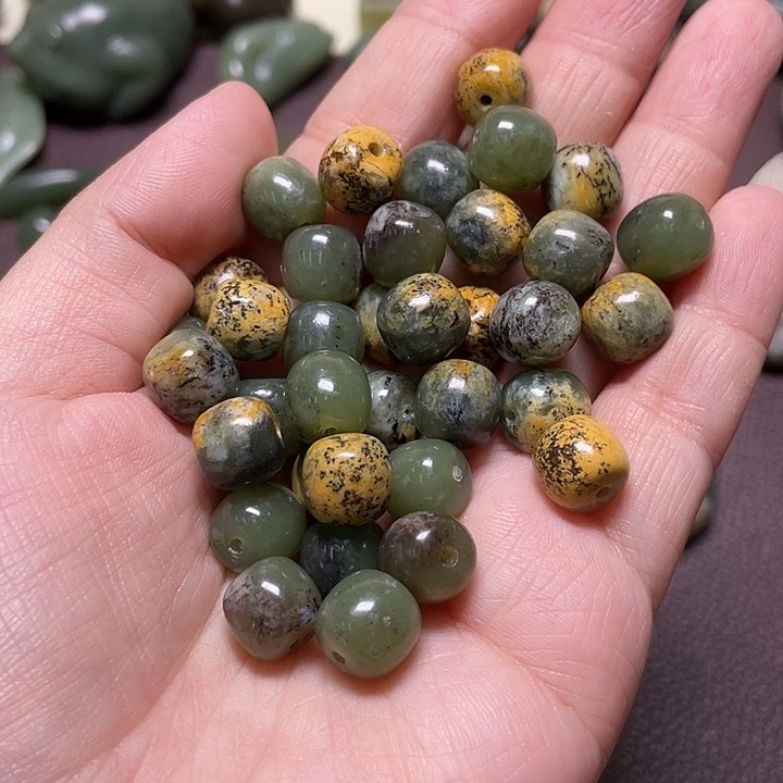 7***7岫岩河磨玉（透闪石质玉）未镶嵌颈饰