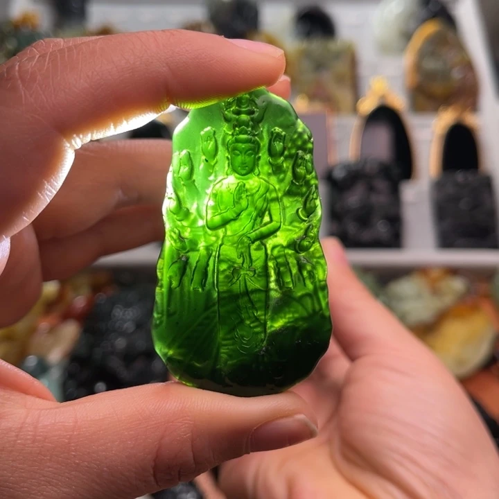 蛇纹石玉未镶嵌颈饰