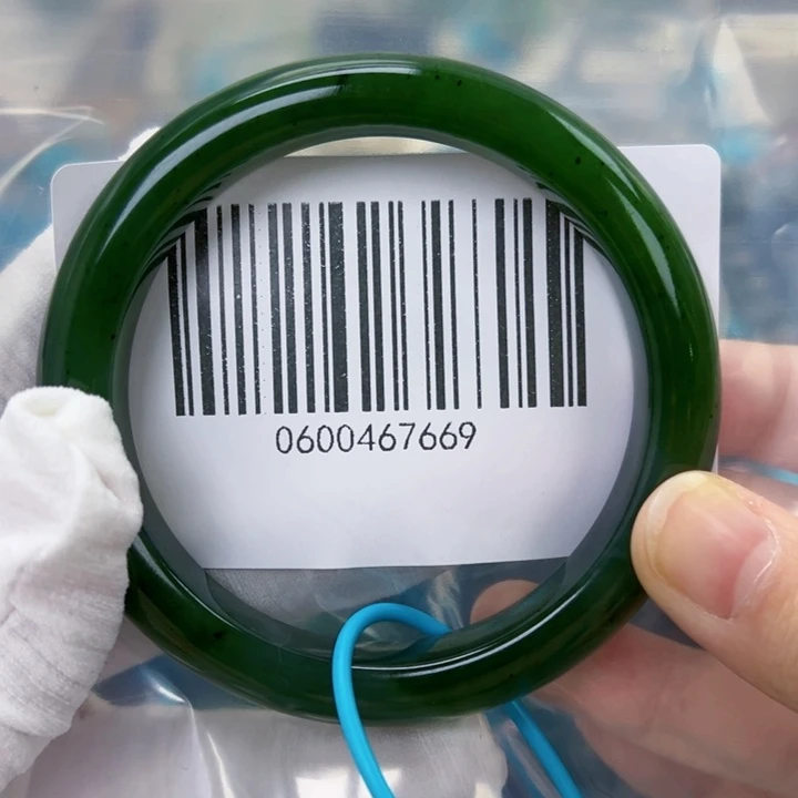 和田玉未镶嵌手镯微瑕61