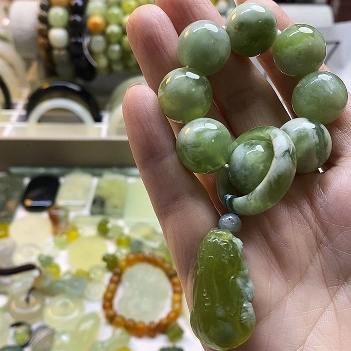 未镶嵌蛇纹石玉手镯清***意