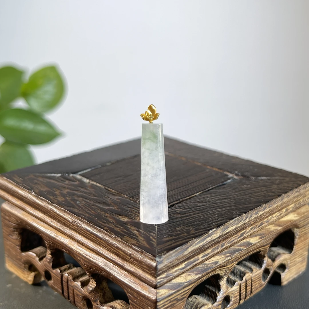 JTA16-28  天然缅甸A货翡翠  18K扣无事柱