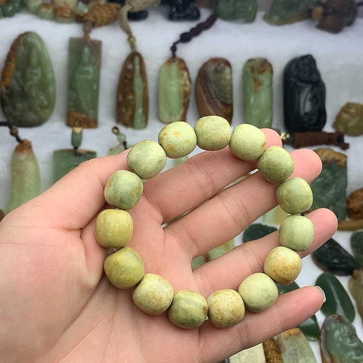 岫岩河磨玉（透闪石质玉）未镶嵌把件