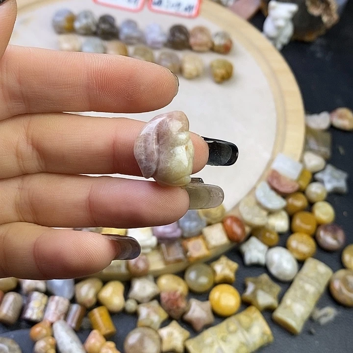 针钠钙石（海纹石）未镶嵌颈饰53