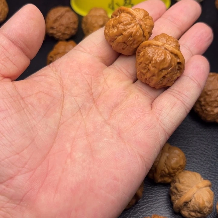 文玩核桃把件重****?蛤蟆头