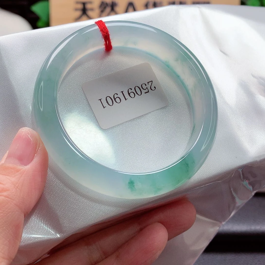 未镶嵌手镯翡翠83号，冰胶海蓝之谜