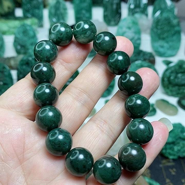 未镶嵌独山玉颈饰