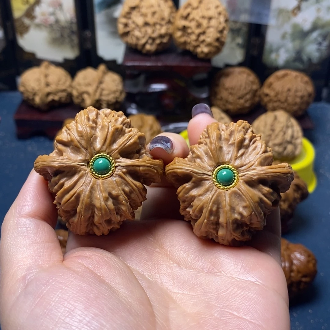 文玩核桃吊坠白狮子42尺02