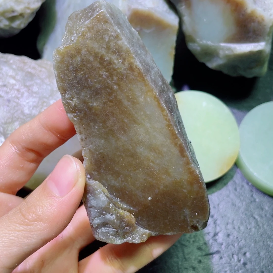 和田玉未镶嵌珠宝半成品