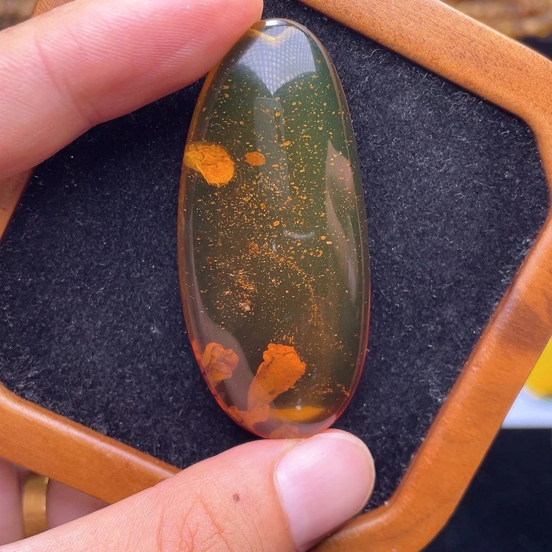 未镶嵌颈饰琥珀海笋意境珀