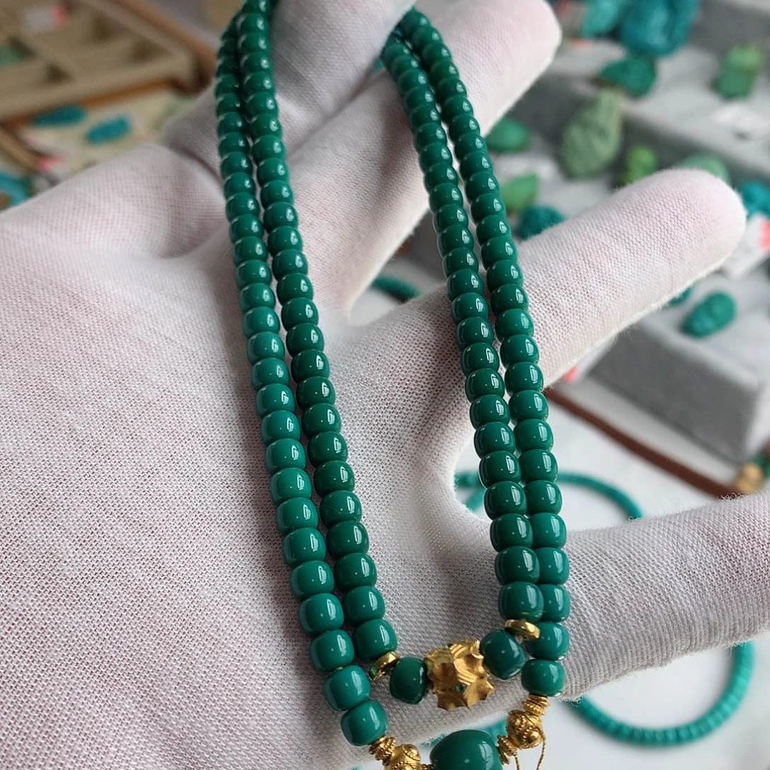 绿松石颈饰未镶嵌