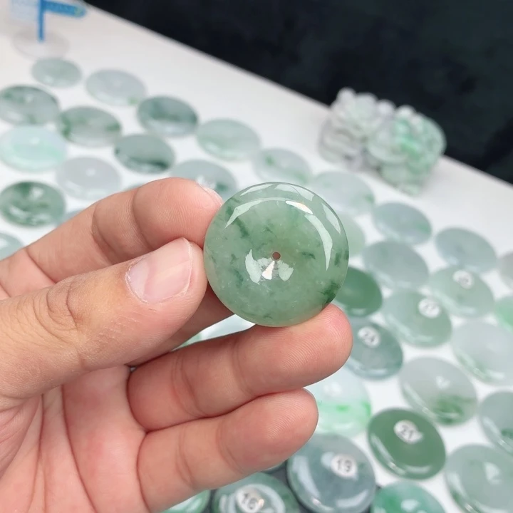 翡翠未镶嵌颈饰缅甸天然A货翡翠30.6-7.3