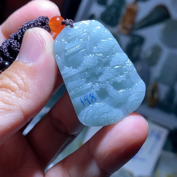 翡翠颈饰未镶嵌好