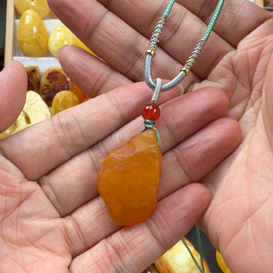蜜蜡未镶嵌颈饰蜜蜡