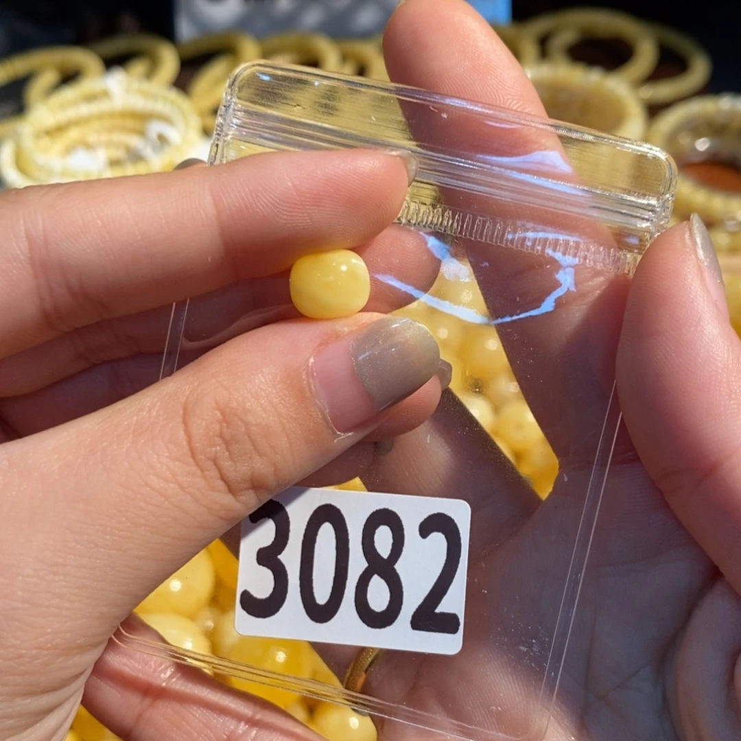 未镶嵌琥珀珠宝奇石3082
