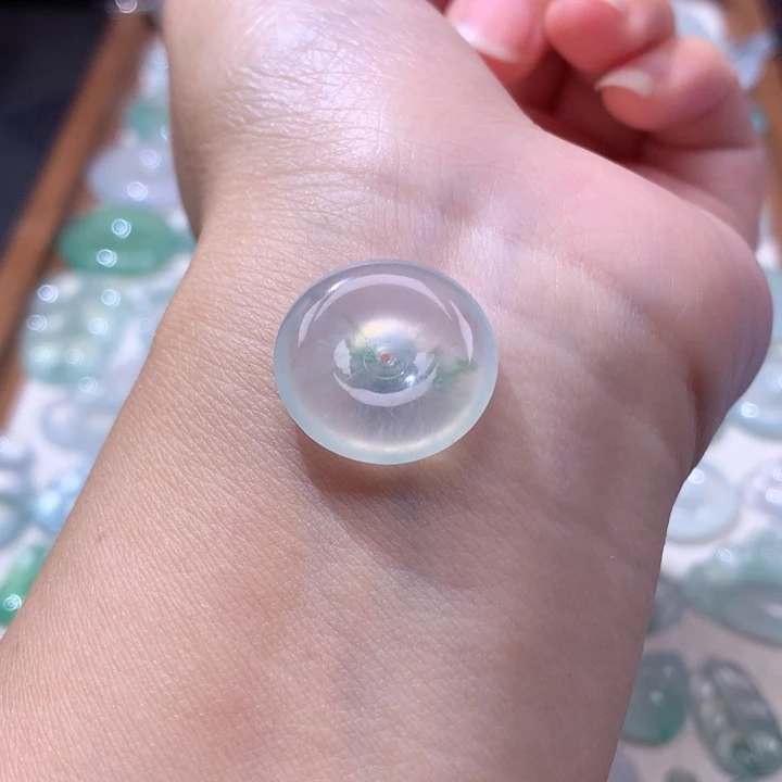 颈饰未镶嵌翡翠高冰飘花平安扣