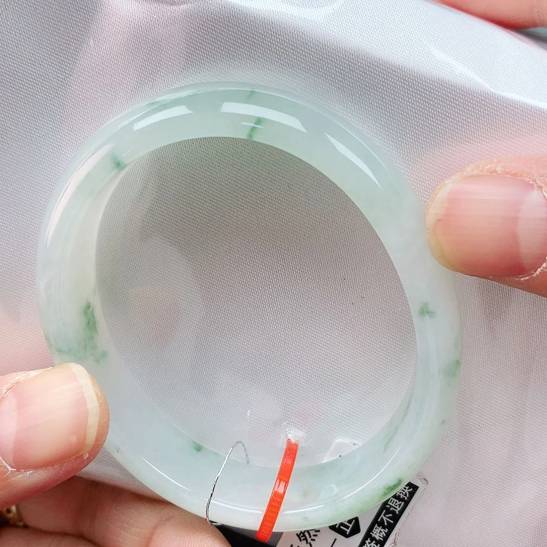 翡翠手镯未镶嵌54贵