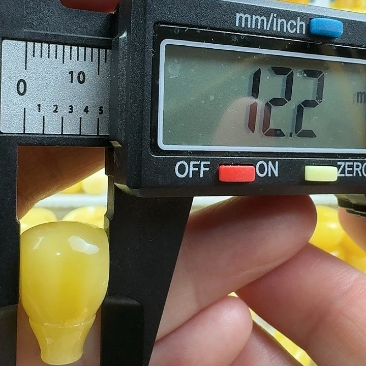 蜜蜡未镶嵌裸石12杂