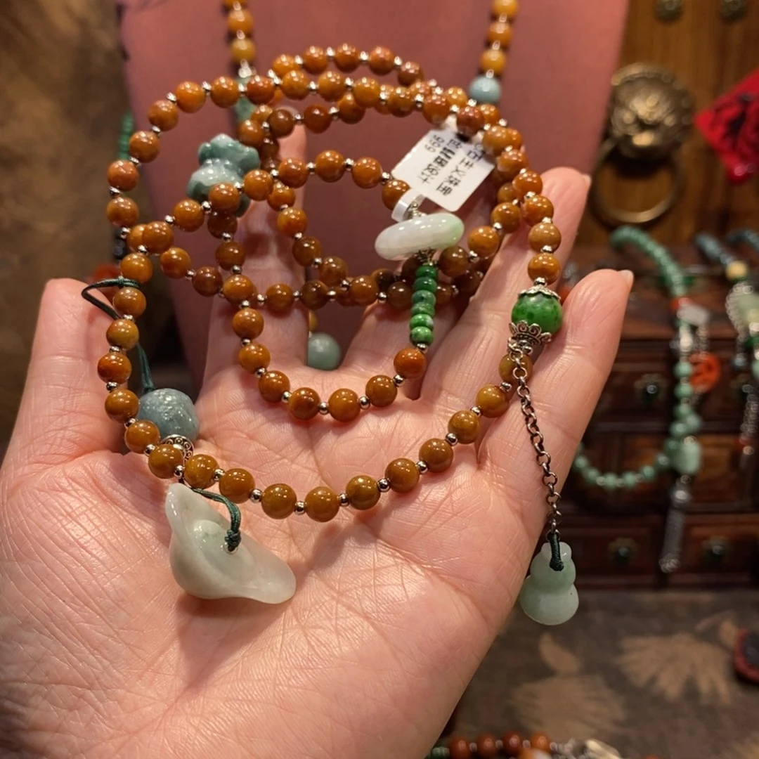 翡翠吊坠(赠链)未镶嵌