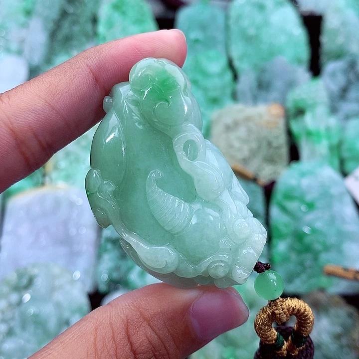 吊坠(不含链)未镶嵌翡翠