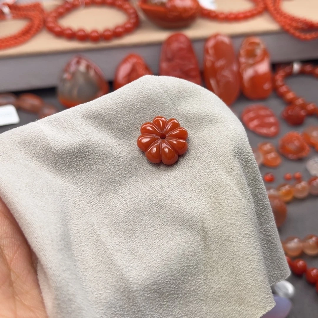 南红玛瑙未镶嵌颈饰