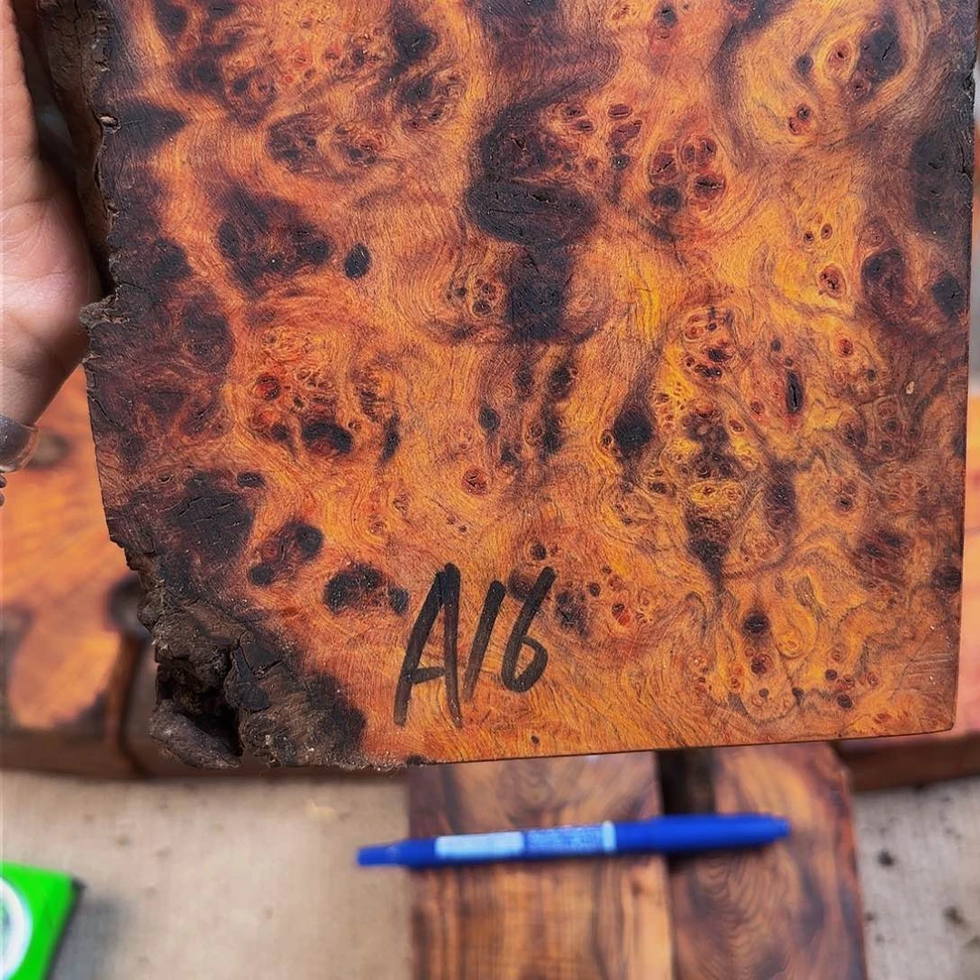 香榧木W****W贵黄彩色留吧料子