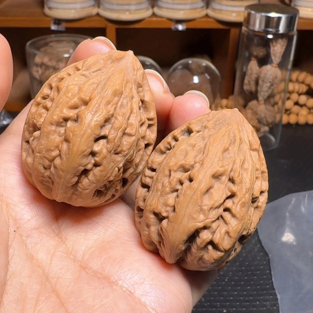 文玩核桃把件粗筋手雷