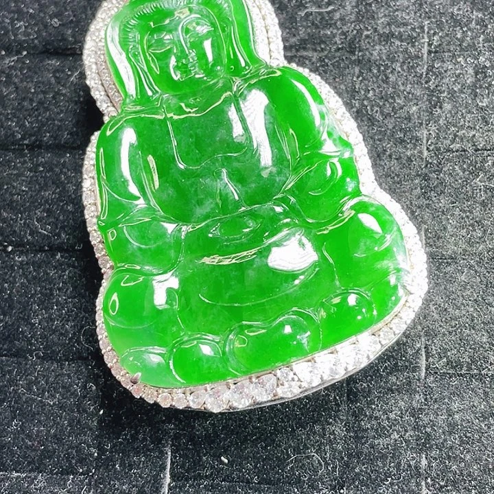 王*** 翡翠未镶嵌颈饰73