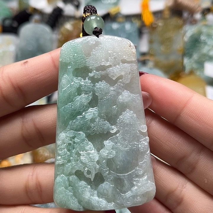 翡翠未镶嵌颈饰财神