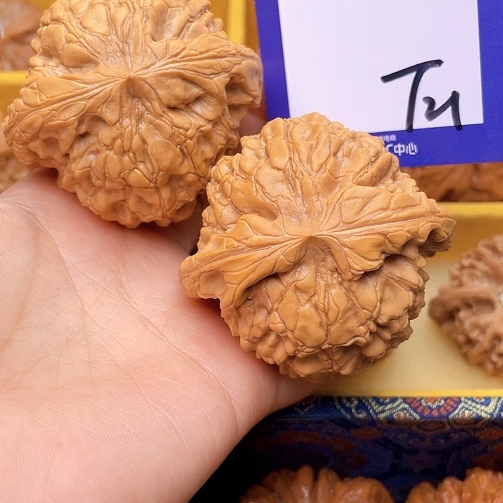 把件文玩核桃?**?文玩核桃龙鼎21