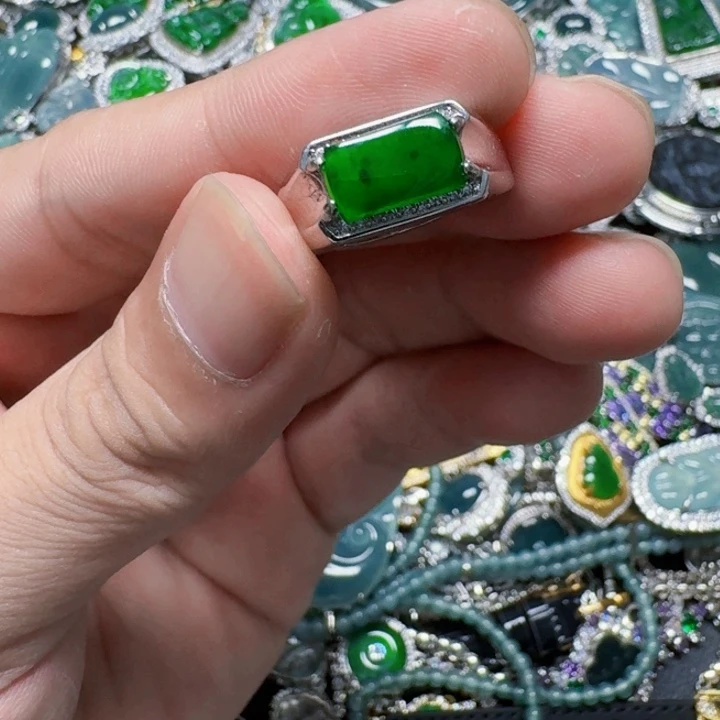 翡翠未镶嵌颈饰天然A货翡翠放漏