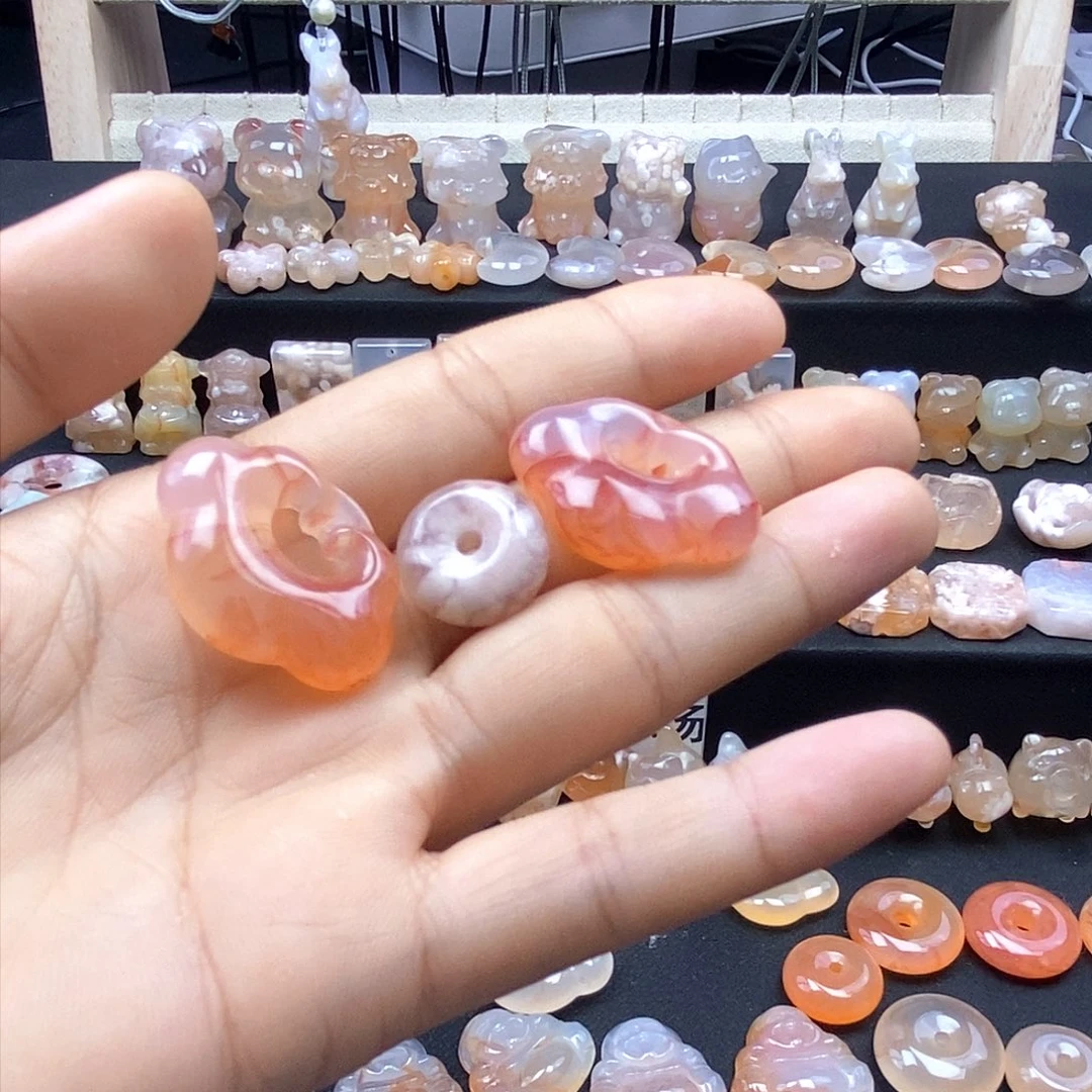 石英质玉吊坠(不含链)未镶嵌v****果