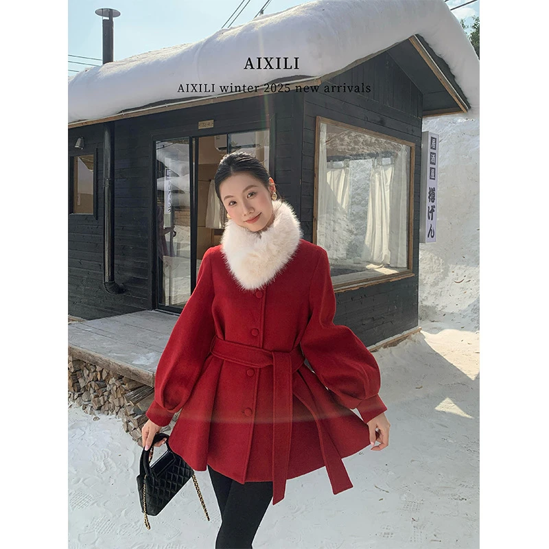 爱西里2025冬气质高级年会圣诞氛围感收腰保暖大衣外套女15778