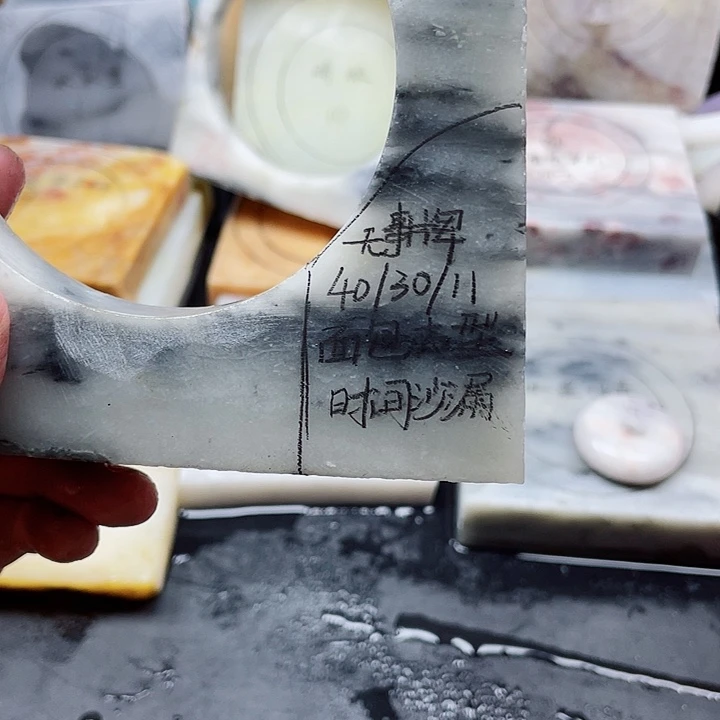 未镶嵌手镯石英质玉定制