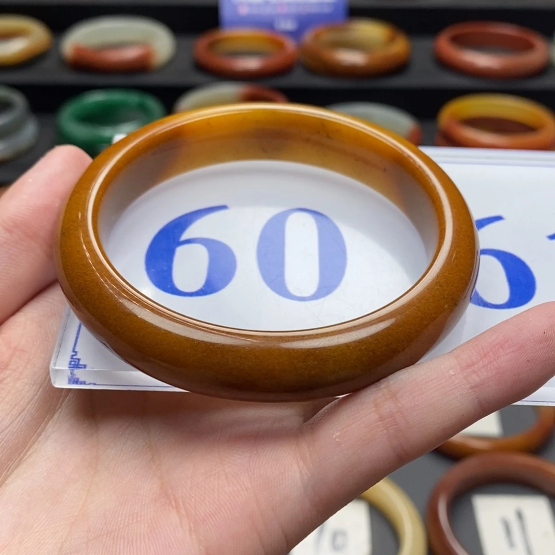 石英质玉（黄龙玉）手镯未镶嵌