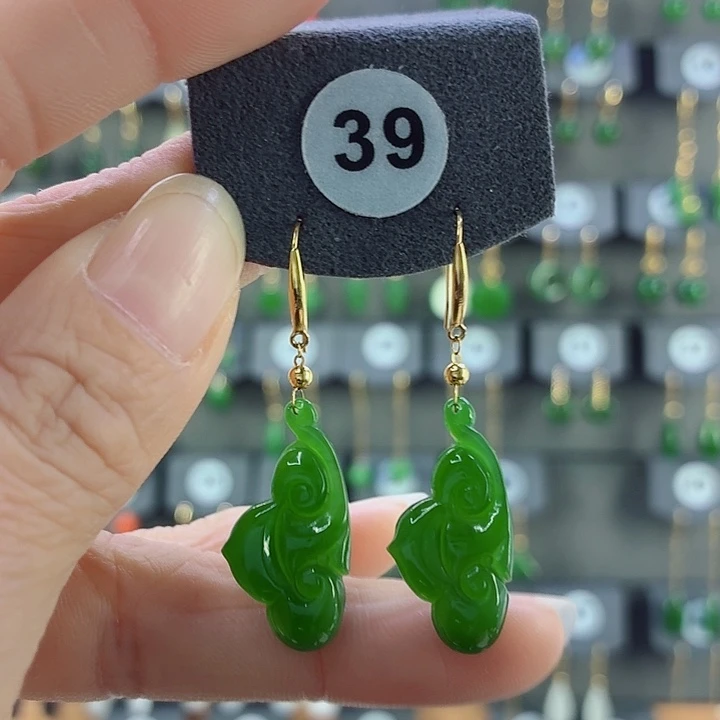 和田玉18K金镶嵌耳饰