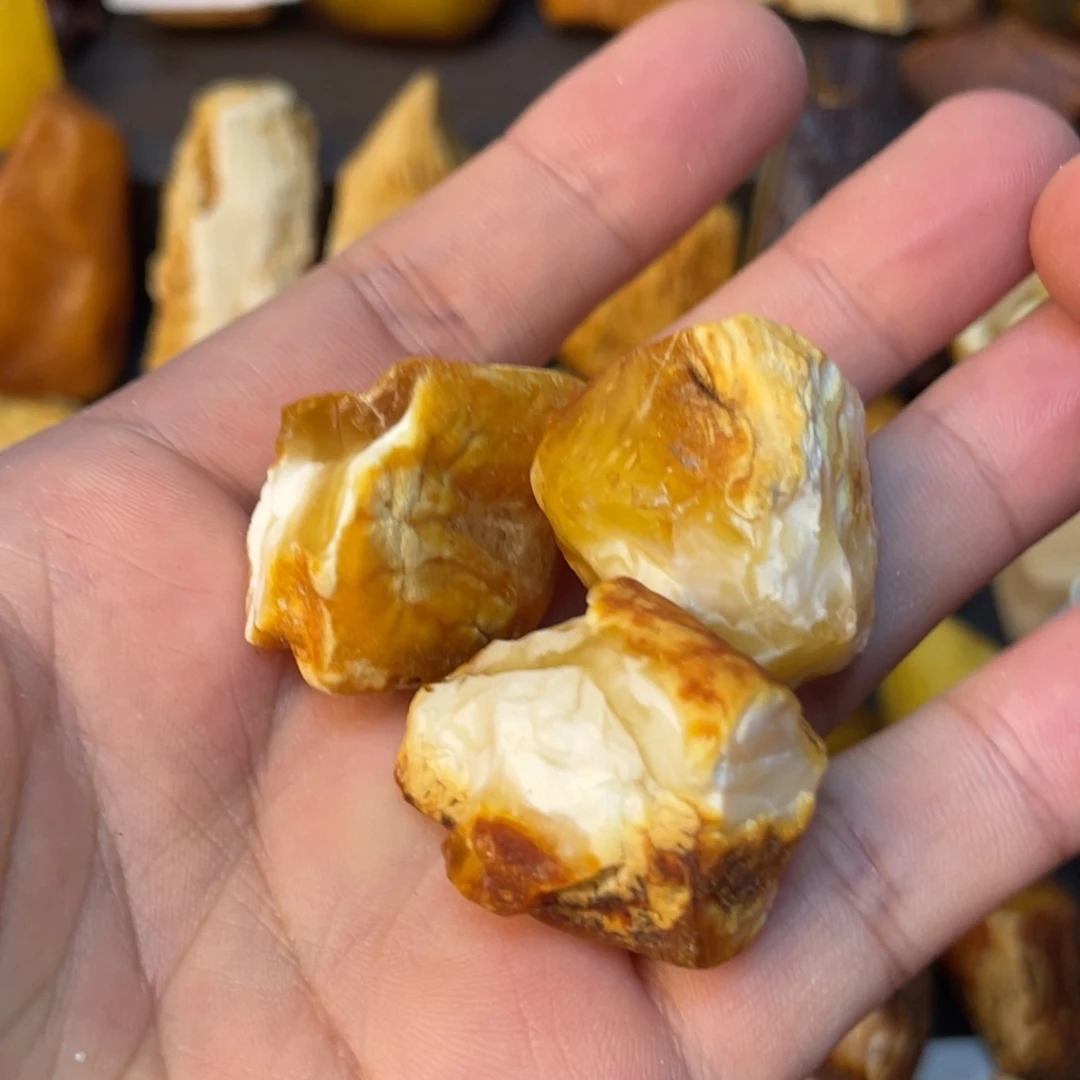 黎***卓定制蜜蜡原石定制